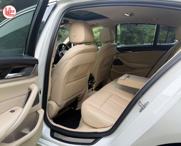 BMW 520D - Image 8
